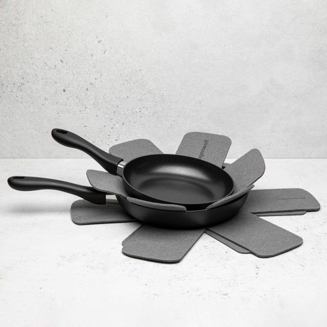 Sagenwolf Titan Lite Non-Stick Frying Pan in use