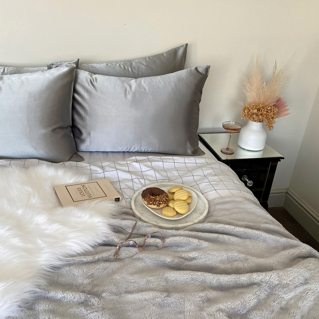 Dear Deer Satin Pillow Slip, 45 x 70 cm - Stone in use