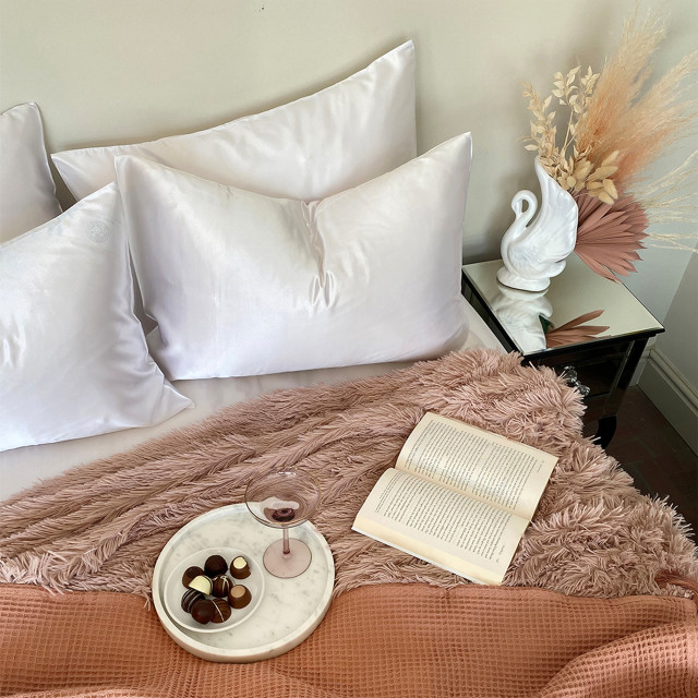 Dear Deer Satin Pillow Slip, 45 x 70 cm - White in use