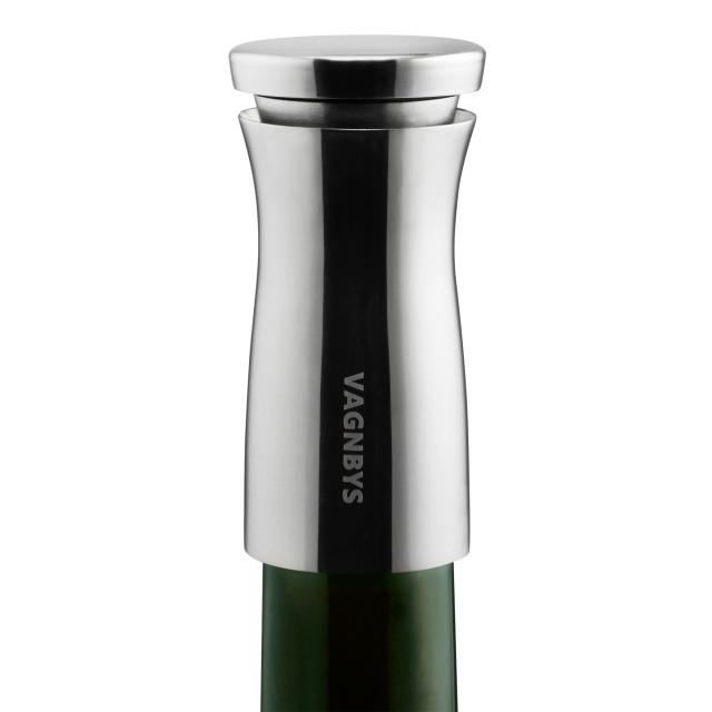 Vagnbys 7-in-1 Wine Aerator close up