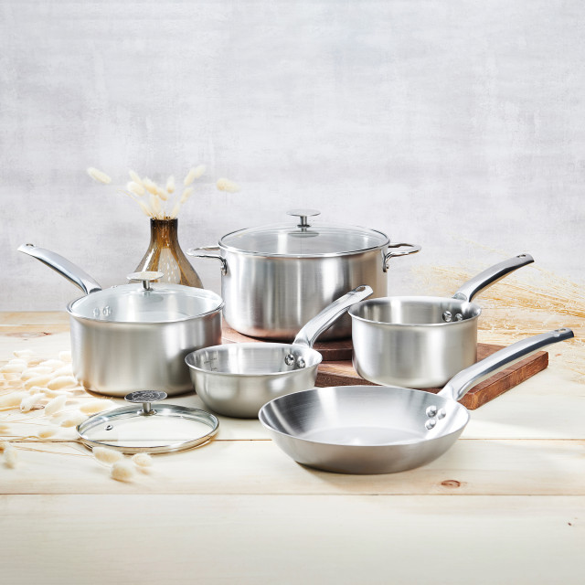 De Buyer Alchimy 8 Piece Cookware Set detail shot 