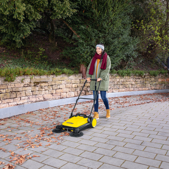 Karcher S4 Twin Sweeper in use