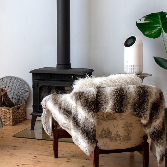 OCO Life Air Purifier, True HEPA Filter Kills 99.97% Airborne Contaminants Product In Use