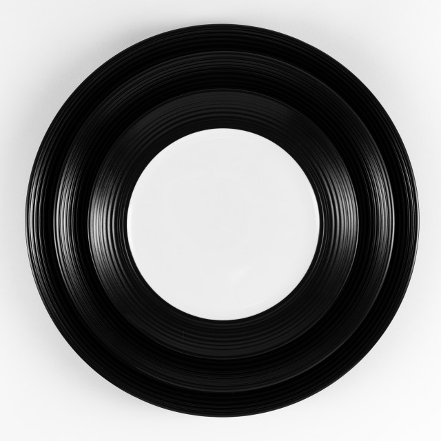 BlancNoir Dinner Plates, Set of 4 Product In Use