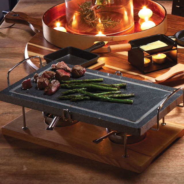 KitchenCraft Artesï¿½ Natural Marble Hot Stone Grill lifestyle