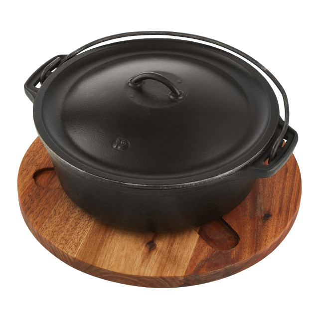 My Butchers Block Potjie Pot Stand & Cutting Board in use