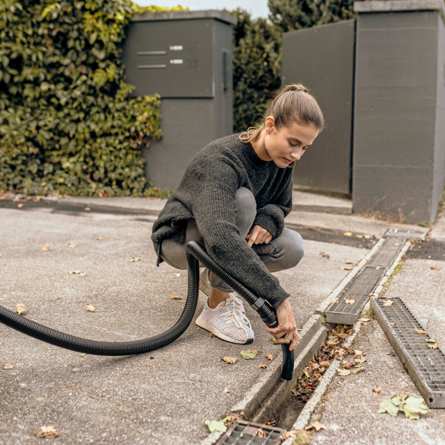 Karcher WD 4 Wet & Dry Vacuum in use