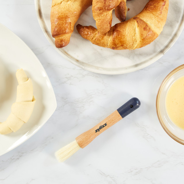 Zyliss Pastry Brush Product In Use