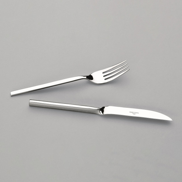 Villeroy & Boch NewWave Pizza/Steak Knife Set, Set of 6 Product In Use
