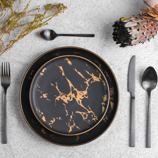 Nicolson Russell Kintsugi Dinner Plate, Set of 4 - Black Product In Use