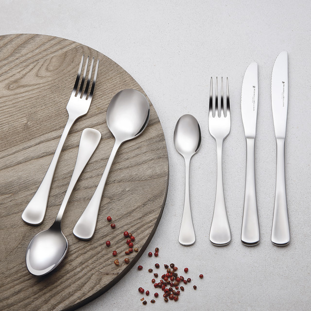 Maxwell & Williams Cosmopolitan 42 Piece Cutlery Set in use