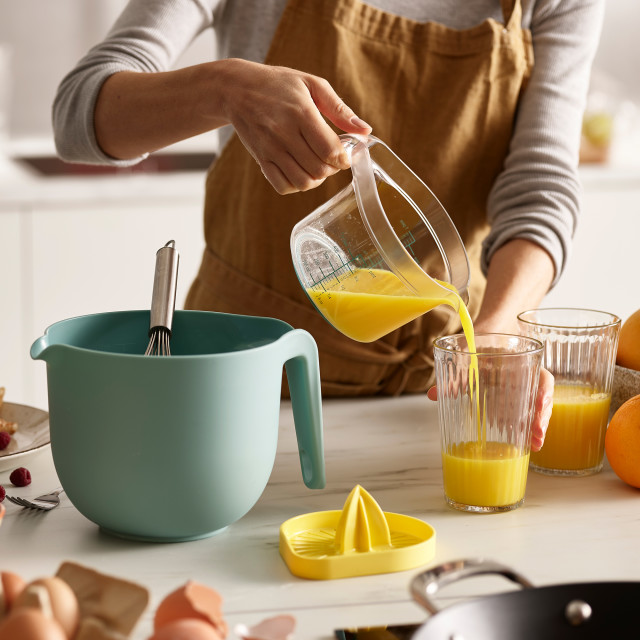 Joseph Joseph Nest Trio 3-piece Food Preparation Set Product Lifestyle Image