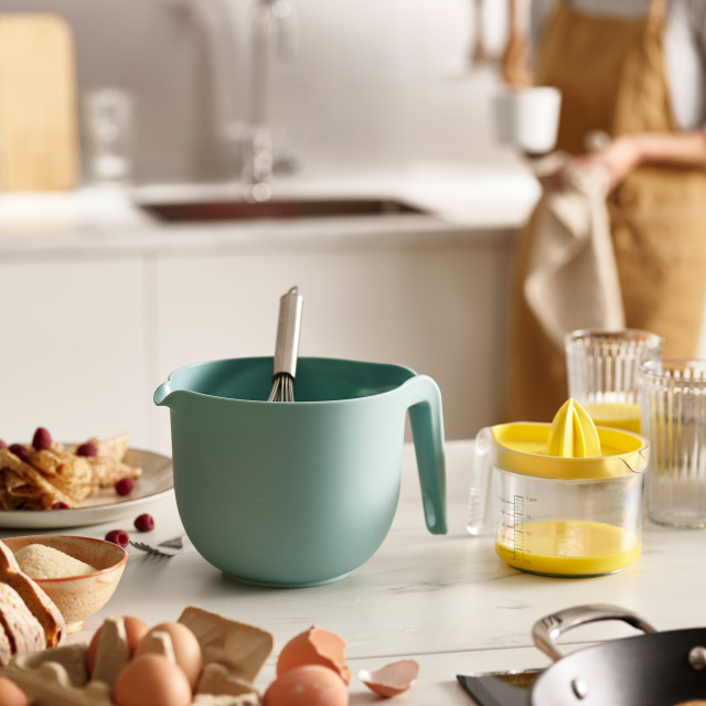 Joseph Joseph Nest Trio 3-piece Food Preparation Set Product Lifestyle Image