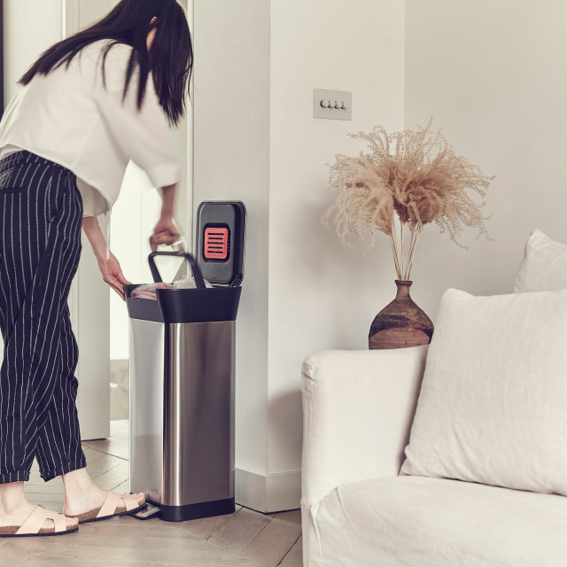 Joseph Joseph Titan Trash Compactor Rubbish Bin - 20L Product Lifestyle Image