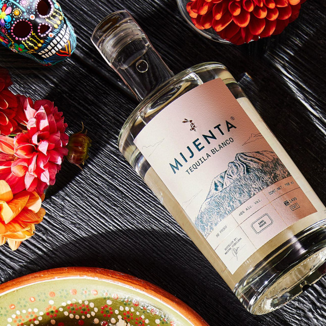 Mijenta Tequila Blanco 100% Agave Lifestyle Image 