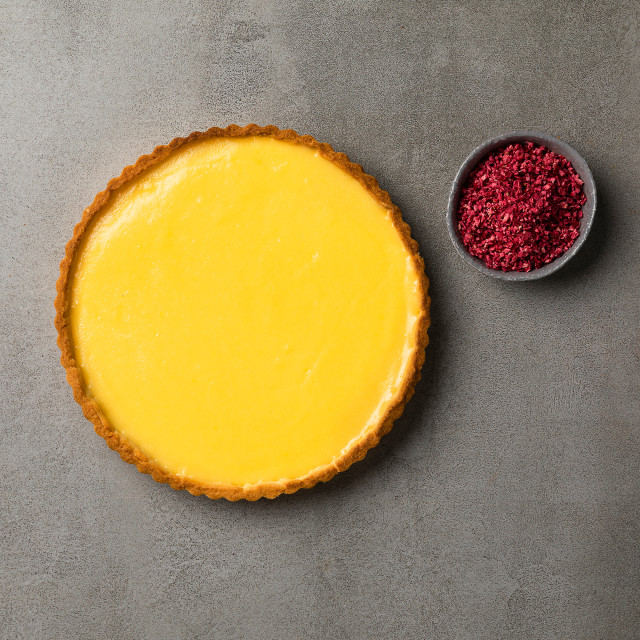 Sagenwolf Titanium Series Non-stick Loose Base Tart Pan, 24cm Product Lifestyle Image