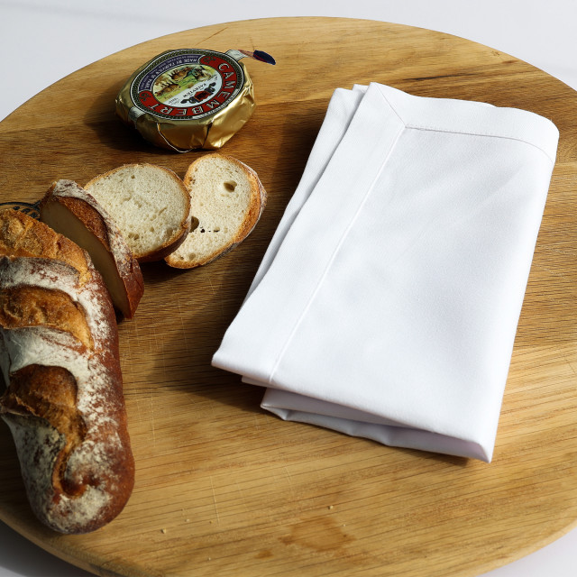 DSA 100% Cotton Wide Hem Napkins, Set of 6 - White in use
