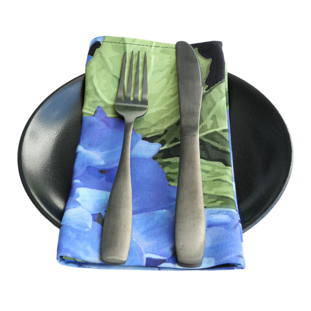 DSA Botanica Hydrangea Black Napkins, Set of 6 on plate
