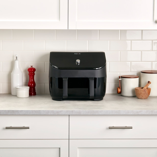 Instant Vortex Plus 8-In-1 Versazone Airfryer, 8.5L on the kitchen counter