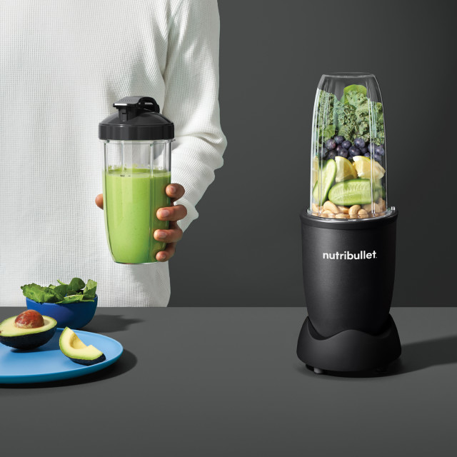 Nutribullet Nutribullet Pro 900W Limited Edition Matte Green High Speed Blender Bundle Set - Matte Black on the table