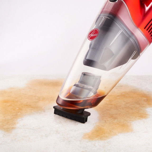 Hoover Wet and Dry 14.4V Hand Vacuum, vacuuming wet surface