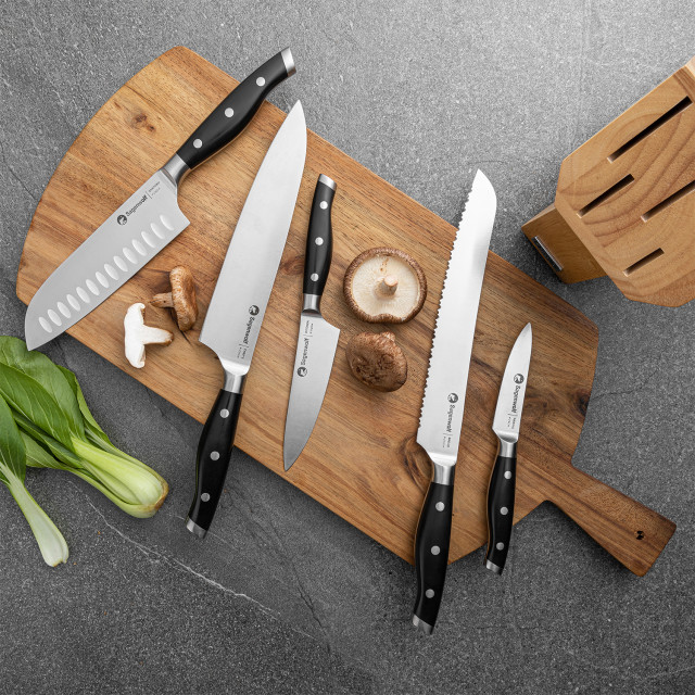 Sagenwolf Performance Paring Knife, 9cm in a kitchen setting