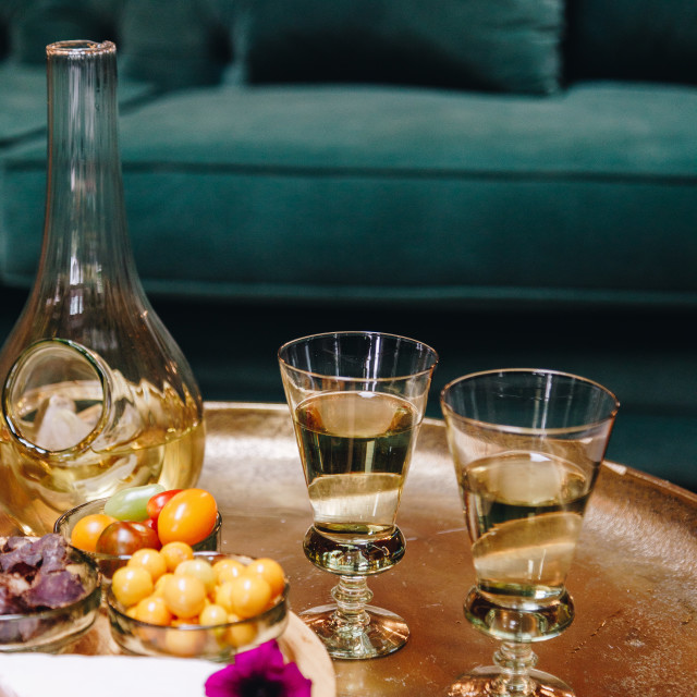 Ngwenya Glass Thistle White Wine Goblet - Set of 4 with white wine