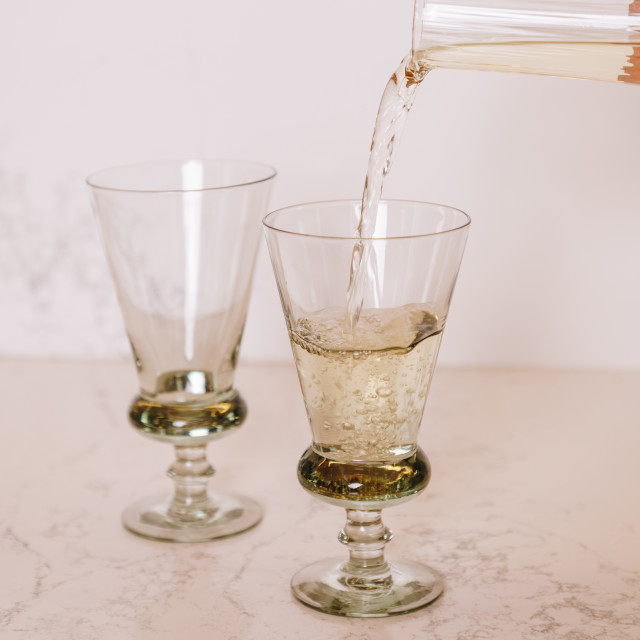 Ngwenya Glass Thistle White Wine Goblet - Set of 4 with white wine