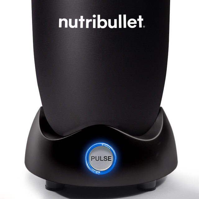 Nutribullet Pro+ 1200W High Speed Blender detail of the pulse button