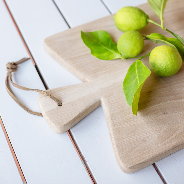 Laid Back Company Classic French Farmhouse Paddle - Natural with lemons