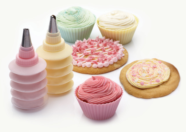 Sweetly Does It Cookie and Cupcake Decorating Kit