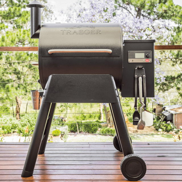 Dreamfarm BBQ Grill Tools, Set of 4 on the grilling stand