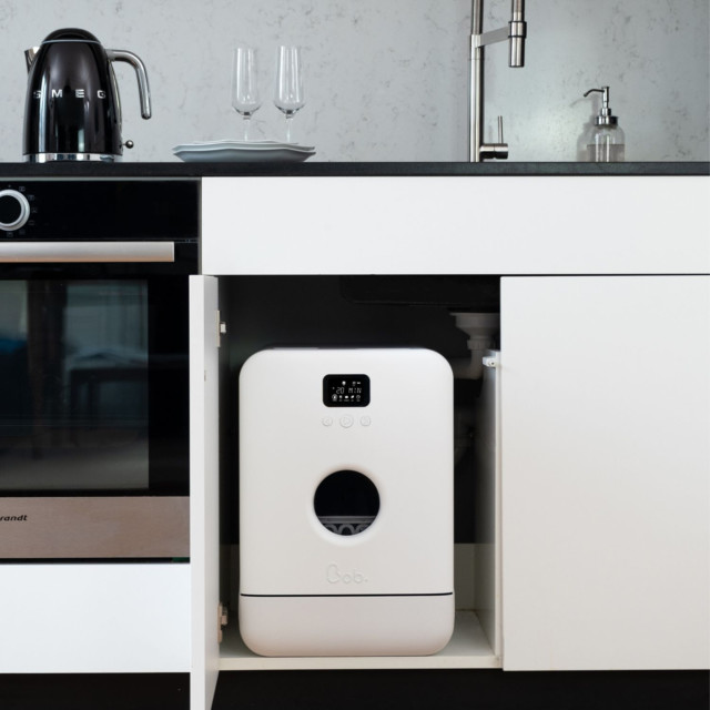 Daan Tech Bob Dishwasher Eco-Compact - Matte White in the sink unit