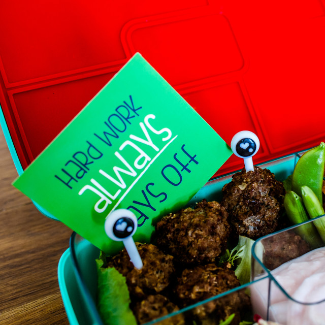 Crunchbox Little Lunchbox Notes in a crunchbox with lunch