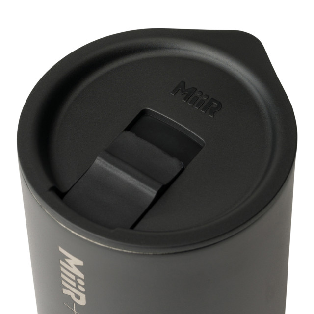 MiiR Vacuum Insulated Climate Positive Tumbler, 470ml - Black detail of the top