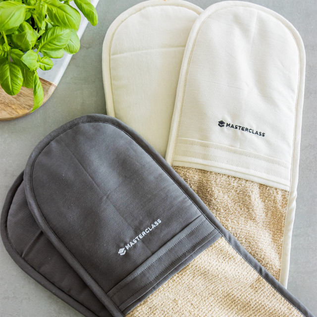 MasterClass Deluxe Professional Double Oven Glove, Grey with another colour on the table