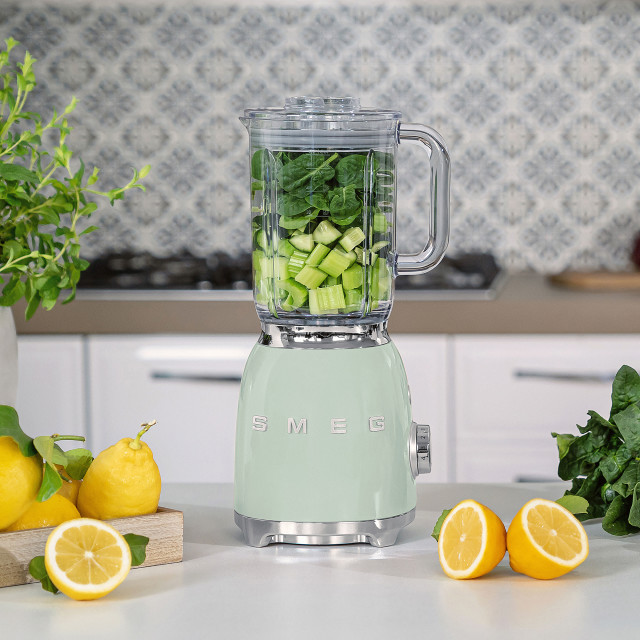 Smeg Retro Jug Blender, 1.5L - Pastel Green with green juice ingredients