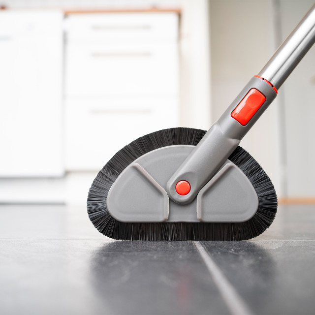 Nordic Stream Stream Tile Brush + cleaning tiles