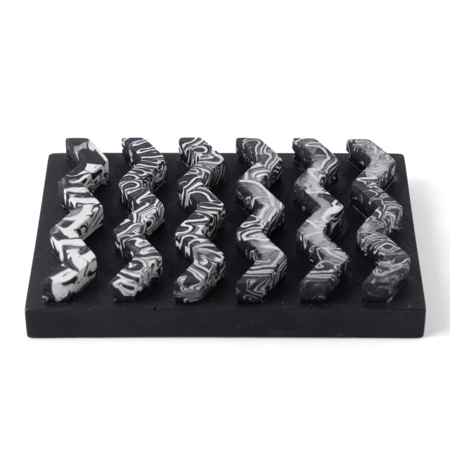 Alkaline Marbled Ziggy Soap Dish - Black and white