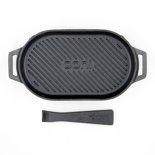 Ooni Cast Iron Grizzler Pan with Stainless Steel Trivet Base angle
