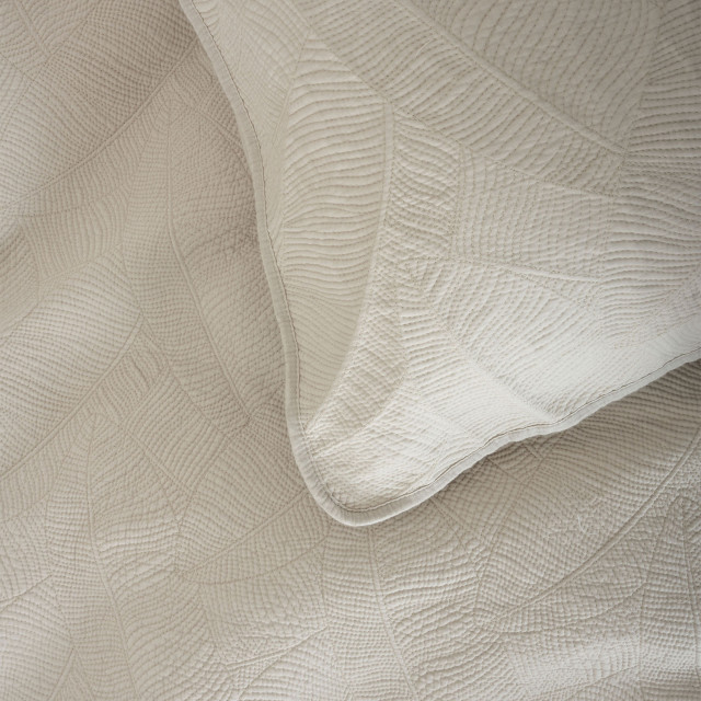 Linen House Oatmeal Manon Quilt Set - Double detail