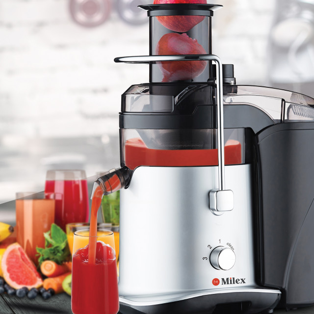 Milex Power Juicer, 1200W with apples and grapefruit