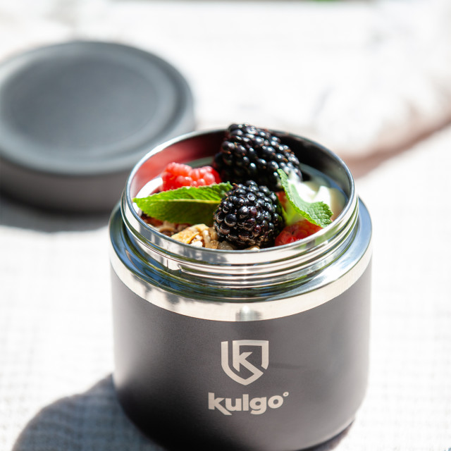 Kulgo Food Flask, 600ml - Black with Fruit Salad