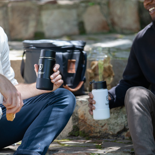 Kulgo Coffee Flask, 350ml - Black being used