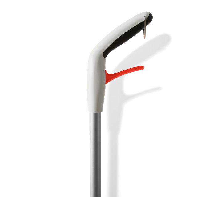 OXO Good Grips Microfiber Spray Mop with Slide-Out Scrubber handle Detail 