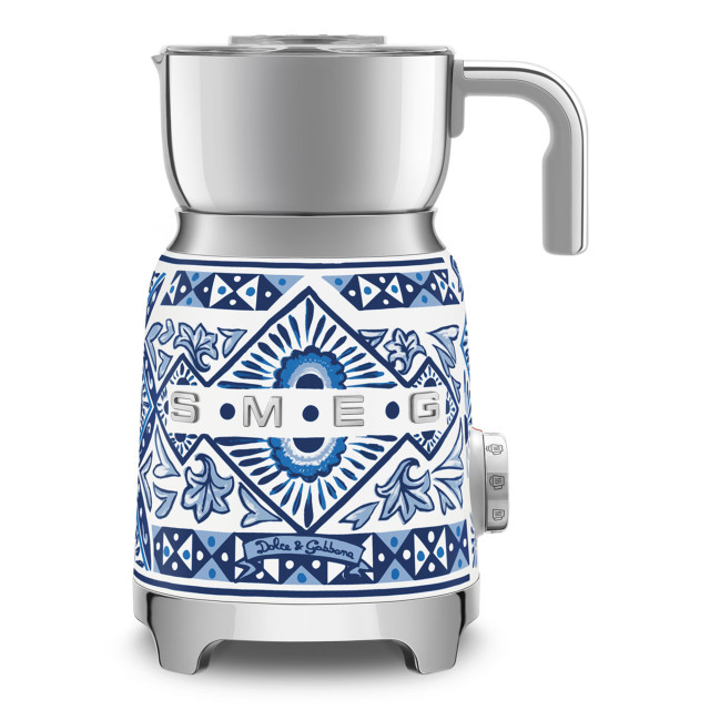 Smeg Blu Mediterraneo Dolce & Gabbana Milk Frother Side View