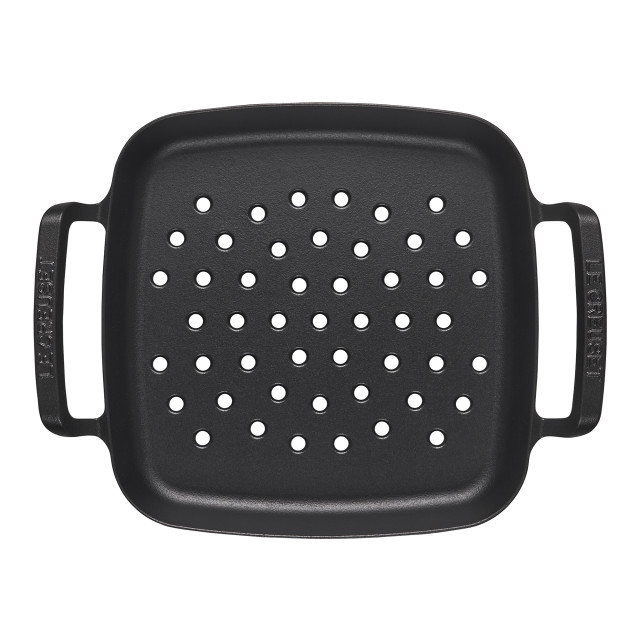 Le Creuset Alpine Square Outdoor Grilling basket, 30cm angle