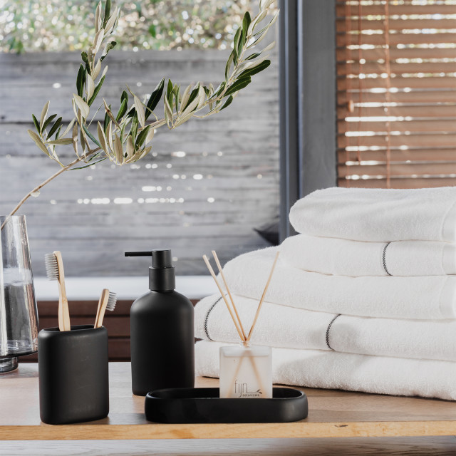 Thread Office Matte Black Soap Dispenser