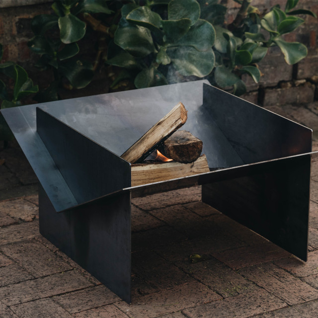 Sprung Outdoor Living Blaze Box Fire Pit with fire wood
