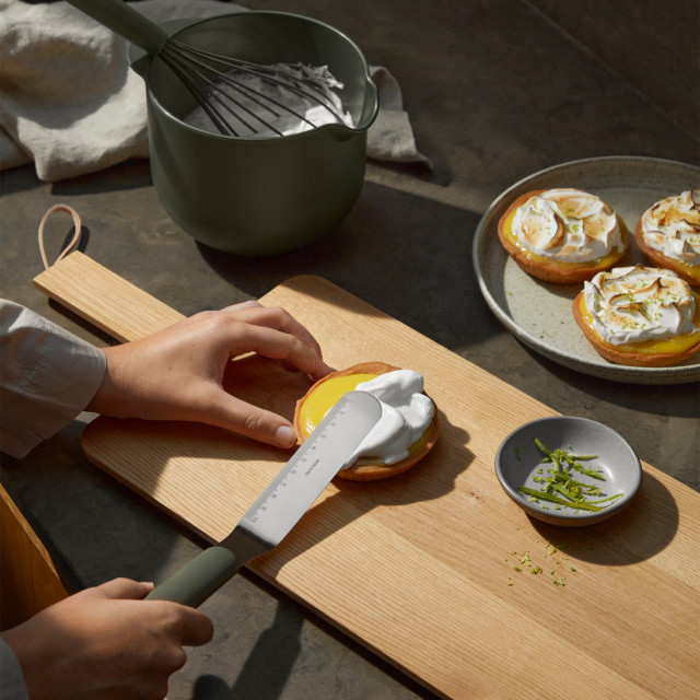 Eva Solo Green Tools Angled Palette Knife with meringue